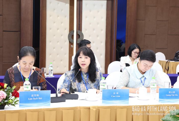 Lãnh đạo Hiệp hội Du lịch Quảng Tây phát biểu tại buổi hội đàm