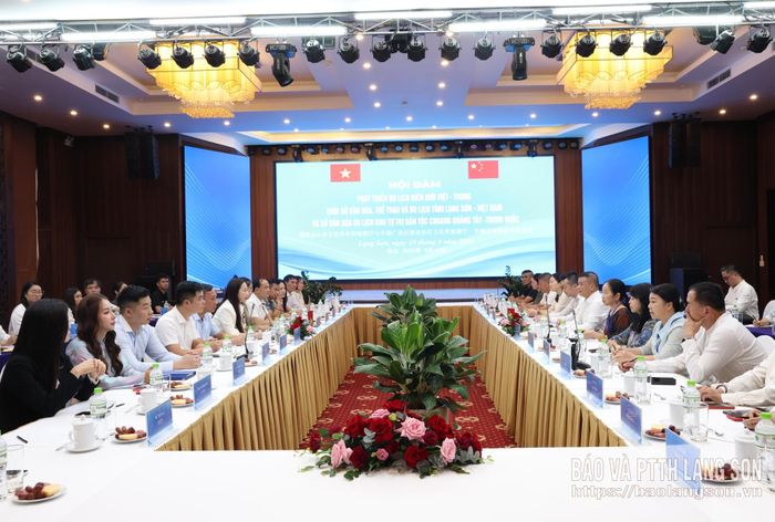 Các đại biểu tham dự hội đàm