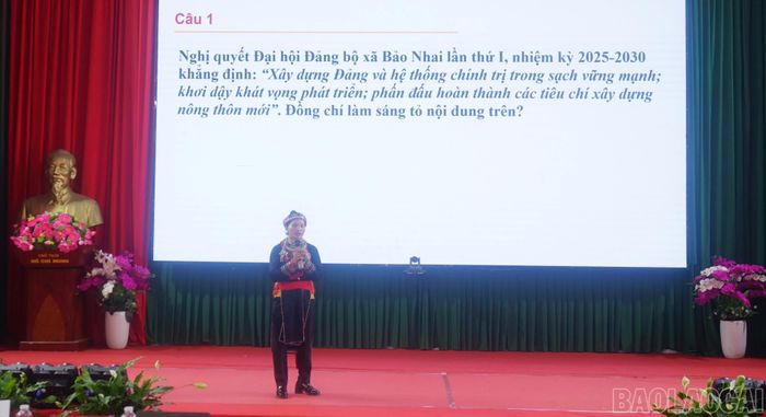 Thí sinh tham gia phần thi kiến thức.