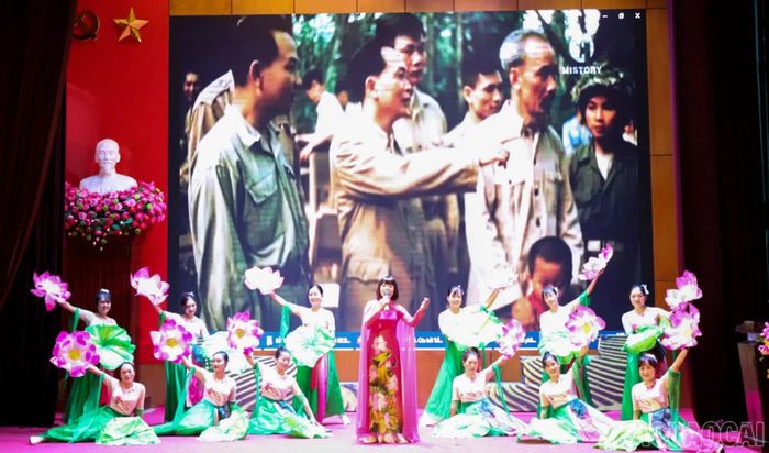 Văn nghệ chào mừng hội thi.
