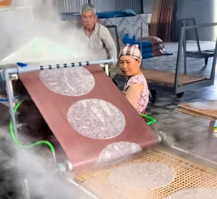 Nhờ máy móc, năng suất sản xuất bánh của cơ sở tăng lên gấp 10 lần so với trước
