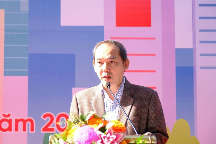 Ông Võ Văn Minh, Phó Giám đốc Sở Nông nghiệp và Môi trường phát biểu kêu gọi các cơ quan, đơn vị, tổ chức đoàn thể, trường học và người dân tiếp tục duy trì các hoạt động thiết thực về bảo vệ môi trường
