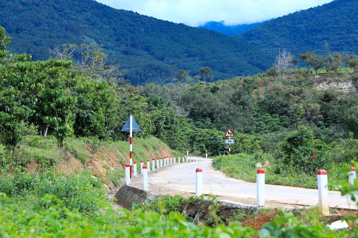 Giao thông được cải thiện sẽ góp phần khắc phục khó khăn, mở lối cho vùng đặc biệt khó khăn của Lâm Đồng