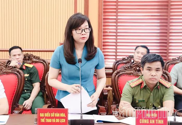 Lãnh đạo Sở Văn hoá, Thể thao và Du lịch phát biểu tại hội nghị.