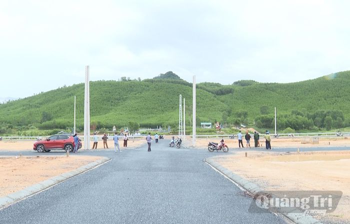 Khu tái định cư mới cơ bản đã hoàn thiện, góp phần ổn định đời sống của người dân vùng sạt lở thôn Thuận Hóa, xã Đồng Lê - Ảnh: X.P