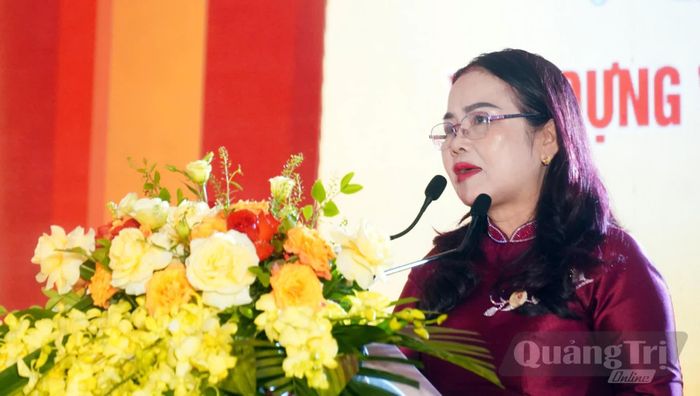 Đồng chí Lê Thị Hương, Giám đốc Sở Giáo dục và Đào tạo phát biểu tại lễ kỷ niệm - Ảnh: N.M