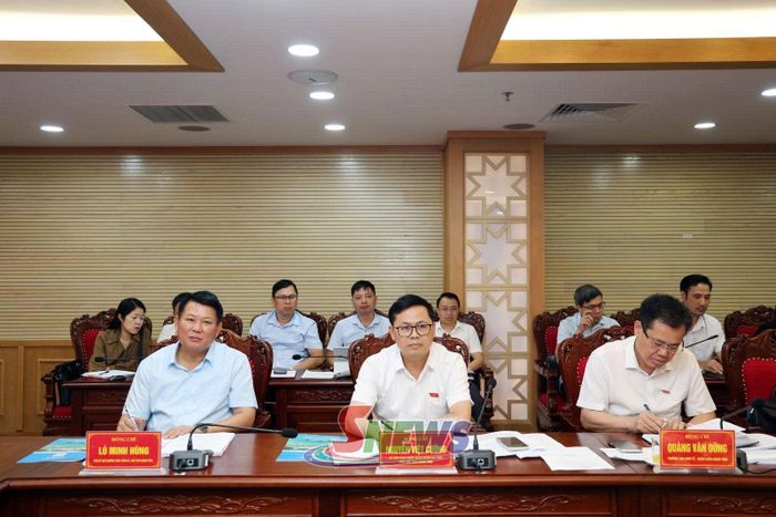 Các đại biểu dự cuộc làm việc.