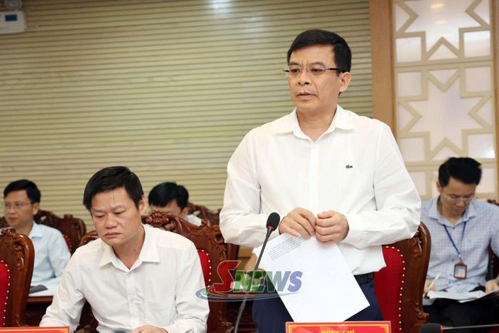 Đồng chí Đào Tài Tuệ, Ủy viên Ban Thường vụ Tỉnh ủy, Giám đốc Sở Xây dựng, phát biểu tại cuộc làm việc.
