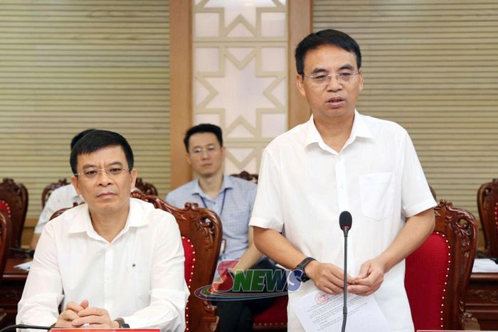 Đồng chí Nguyễn Minh Tiến, Phó Chủ tịch UBND tỉnh, phát biểu tại cuộc làm việc.