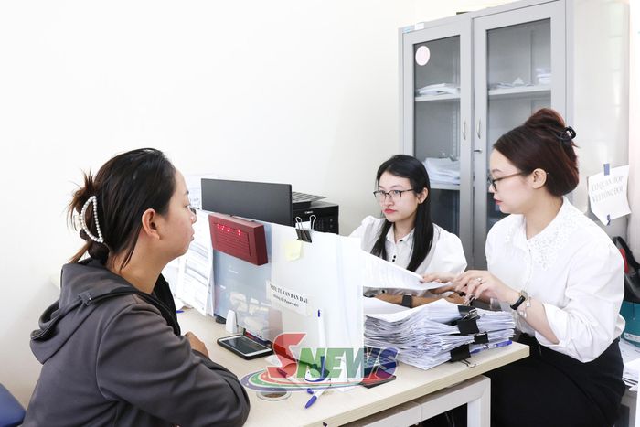 Cán bộ Trung tâm Lưu trữ, Việc làm, Người có công thông tin nhu cầu tuyển dụng việc làm cho người lao động.