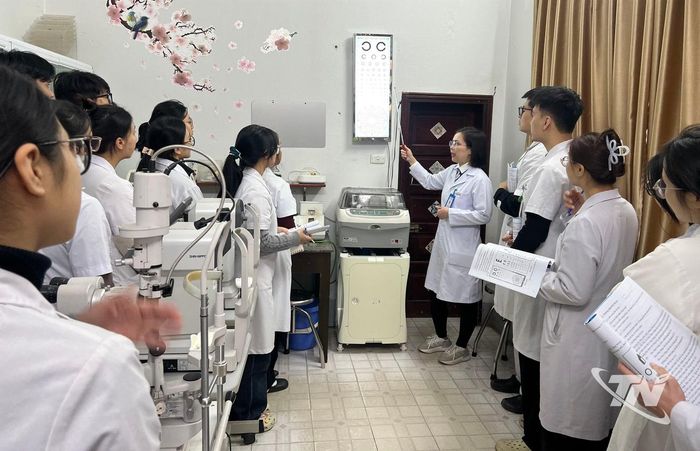 Các giảng viên Trường Đại học Y - Dược (Đại học Thái Nguyên) tích cực đẩy mạnh ứng dụng công nghệ trong giảng dạy và thực hành.