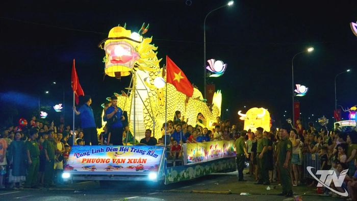 Rước đèn Trung thu.