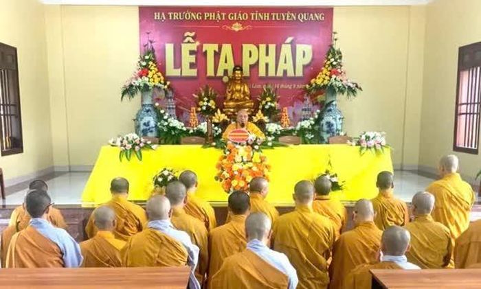 Các hành giả khánh tuế Hòa thượng Đường chủ