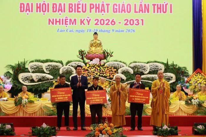  Trao tặng 3 căn nhà Đại đoàn kết đến các hộ nghèo trên địa bàn