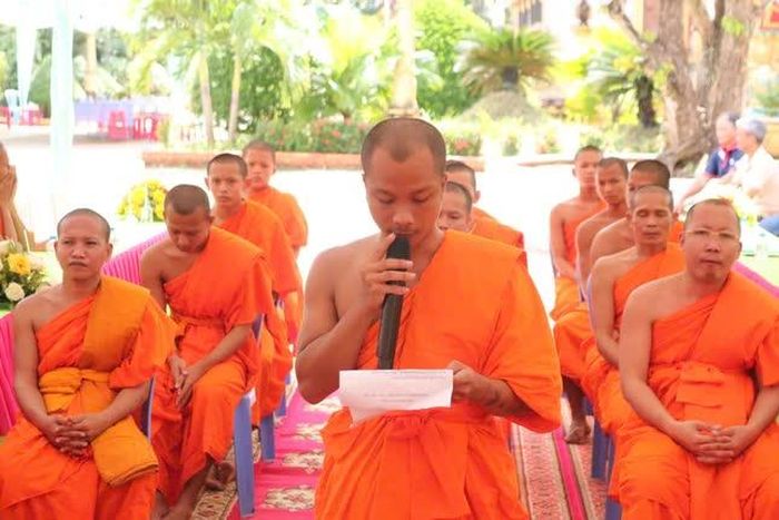 Đại đức Tân trụ trì dâng lời phát nguyện