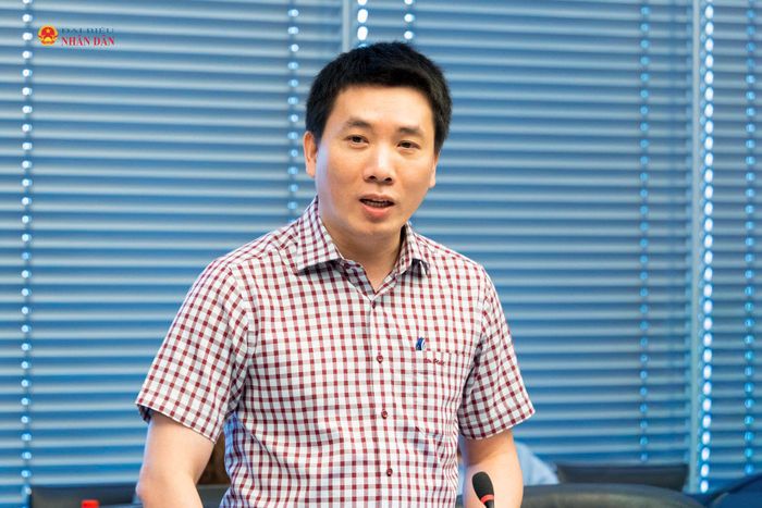ĐBQH hoạt động chuyên trách tại Ủy ban Kinh tế và Tài chính Tạ Lê Thanh phát biểu tại phiên họp