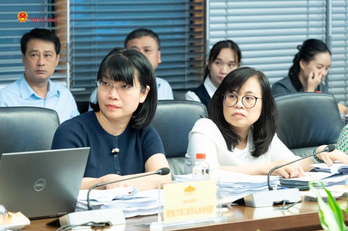 Các đại biểu dự phiên họp