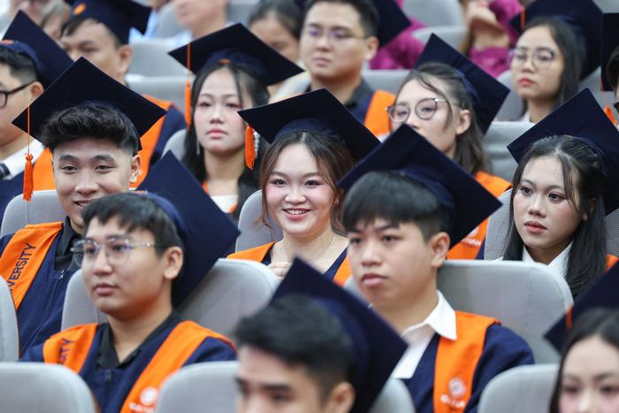 Nụ cười rạng rỡ của sinh viên trong Lễ tốt nghiệp
