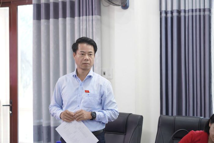 Trưởng đoàn giám sát Hoàng Quốc Khánh phát biểu kết luận cuộc làm việc. Ảnh: Mai Sùng