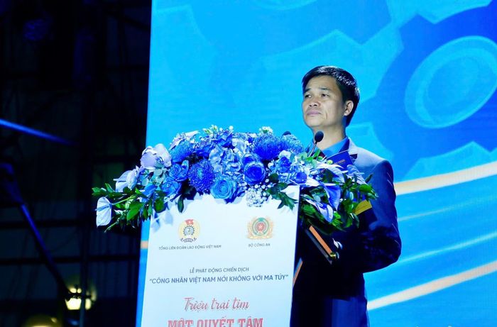 Phó Chủ tịch thường trực Tổng liên đoàn lao động Việt Nam Ngọ Duy Hiểu phát biểu phát động chiến dịch.