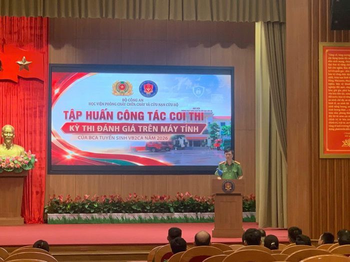 Học viện PCCC và CNCH tập huấn cho cán bộ coi thi, hoàn thành những khâu cuối cùng trong công tác chuẩn bị thi trên máy tính.
