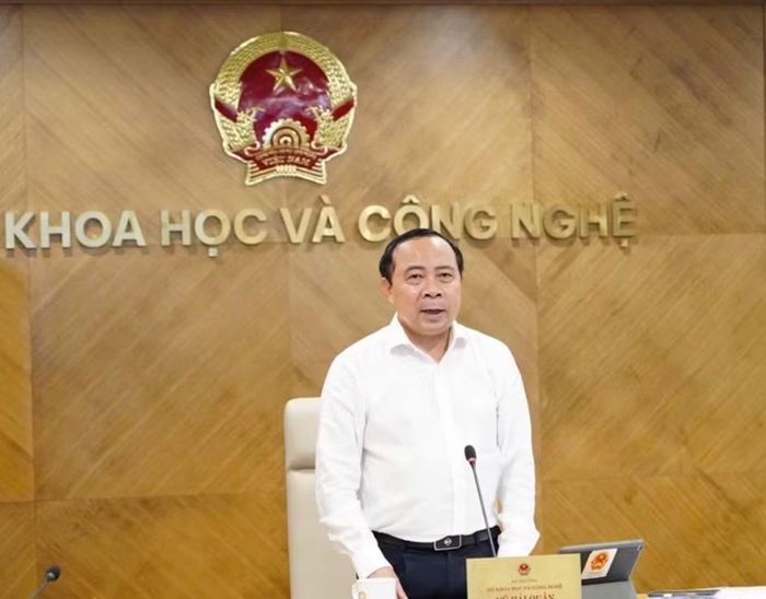 Bộ trưởng Bộ KH&CN Vũ Hải Quân yêu cầu đẩy nhanh tiến độ giải ngân các nhiệm vụ khoa học, công nghệ và đổi mới sáng tạo.