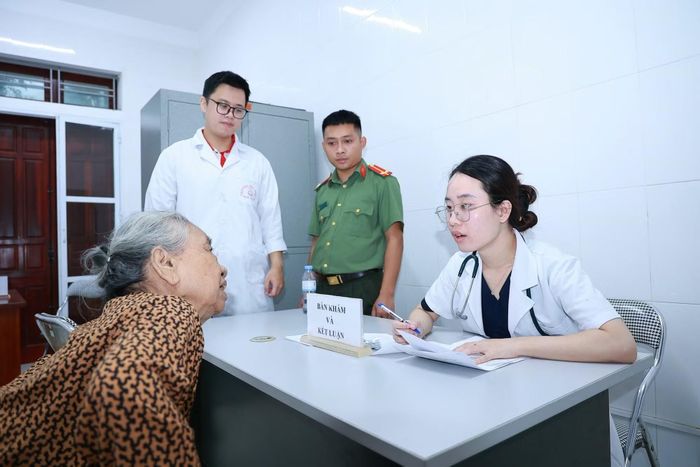 Hoạt động khám chữa bệnh miễn phí do Bệnh viện 19-8 thực hiện tại Hà Tĩnh diễn ra từ ngày 18-20/9.
