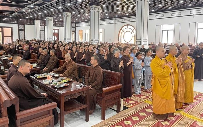 Đạo tràng Tuệ Bi cúng dàng Hạ trường Sóc Thiên Vương tại Học viện Phật giáo Việt Nam