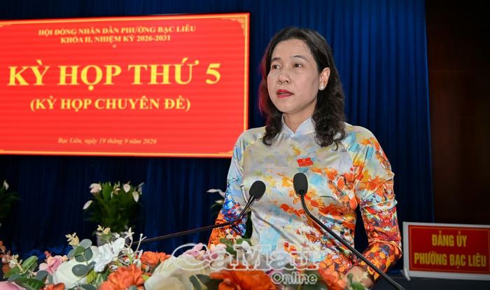 Bí thư Đảng uỷ, Chủ tịch HĐND phường Tô Việt Thu ghi nhận và biểu dương tinh thần trách nhiệm, sự đoàn kết, thống nhất cao của các đại biểu.