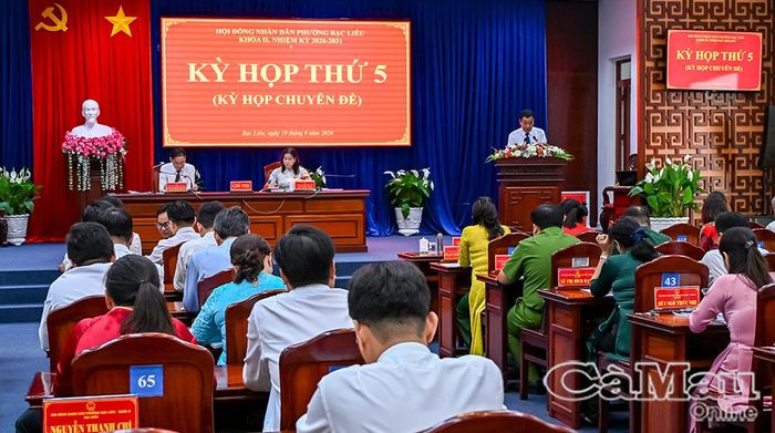 Đại diện UBND phường Bạc Liêu thông qua Đề án thành lập Phòng Tài chính.