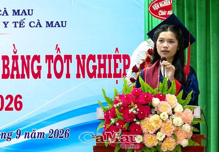 Tân cử nhân Lê Thị Lil Đam, tốt nghiệp loại Xuất sắc ngành Điều dưỡng, chia sẻ, những năm tháng được học tập, rèn luyện tại trường là hành trang để các tân cử nhân vững vàng bước vào nghề nghiệp.