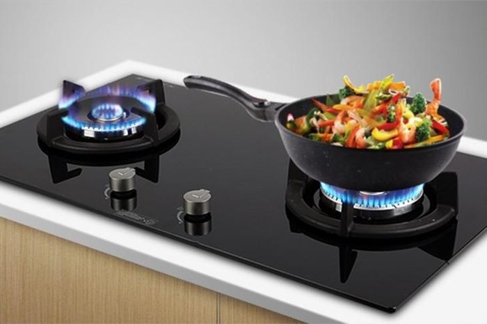 Ngửi thấy mùi gas, tuyệt đối không bật công tắc điện. Ảnh minh họa