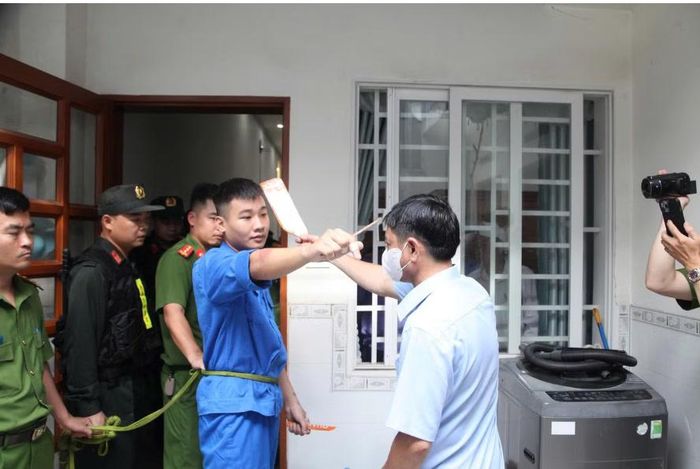 Một phân cảnh thực nghiệm, đối tượng Nguyễn Đức Anh đột nhập vào nhà bị hại.