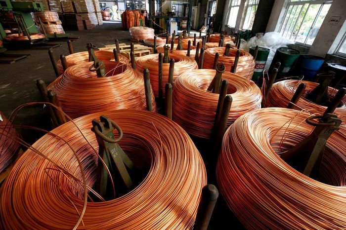 Các cuộn dây đồng tại một cơ sở sản xuất. Ảnh: Reuters.