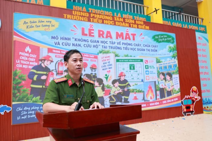 Trung tá Lê Tấn Châu phát biểu tại buổi lễ