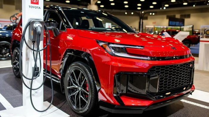 Toyota dự tính đầu tư 6,4 tỷ USD mỗi năm vào robot. Ảnh: Getty.