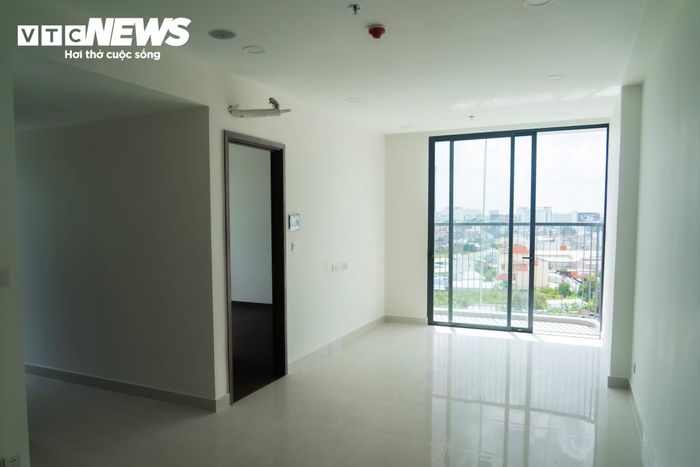 Căn hộ rộng 65m², cách trung tâm TP.HCM 12km được chào bán 3,5 tỷ đồng, trong khi với số tiền này có thể mua nhà đất trong hẻm vị trí gần trung tâm hơn.