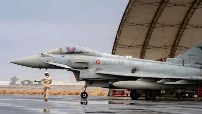 Lực lượng không quân Italy điều khiển tiêm kích Eurofighter Typhoon. (Ảnh: Không quân Mỹ)