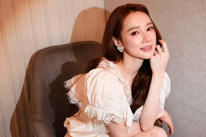 Nhã Phương lên tiếng khi trở thành tâm điểm bàn tán vì ồn ào của Trường Giang.