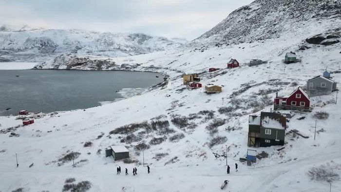 Một khu dân cư trên đảo Greenland, Đan Mạch. Ảnh: Reuters