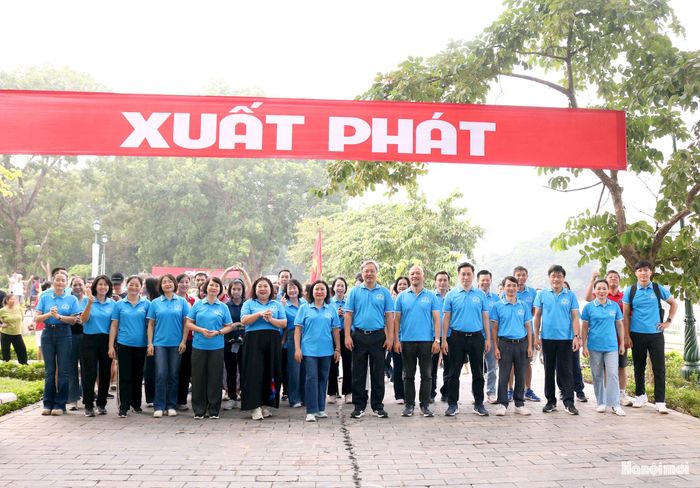 Giải chạy Báo Hànộimới - Vì hòa bình lan tỏa thông điệp về hòa bình, đoàn kết, ý chí và khát vọng vươn lên. Ảnh: MT