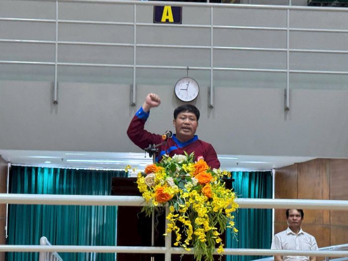 Trọng tài tuyên thệ.