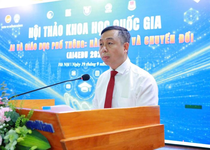 Phó Giáo sư, Tiến sĩ Đỗ Hồng Cường, Hiệu trưởng Trường Đại học Thủ đô Hà Nội phát biểu đề dẫn tại hội thảo. Ảnh: NH