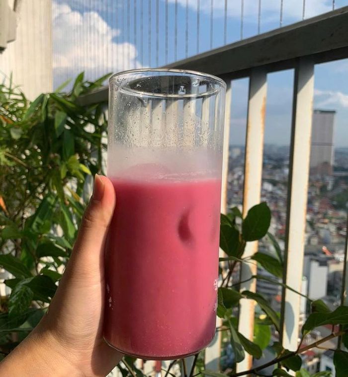 Nước ép lựu có chỉ số đường huyết (GI) thấp nên không gây tăng đột biến lượng đường trong máu. Ảnh: Lam Thu