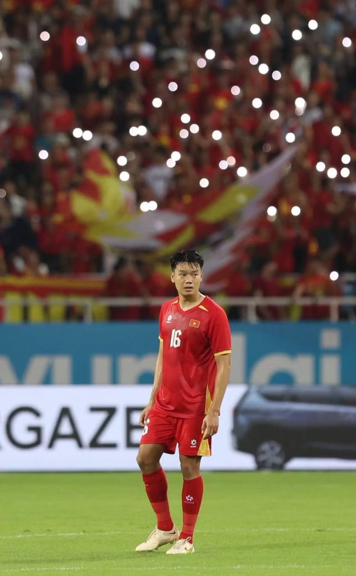 Dù được HLV Kim Sang-sik triệu tập, Thành Chung không thể góp mặt trong đội hình tham dự FIFA ASEAN Cup 2026. (Ảnh: FBNV)