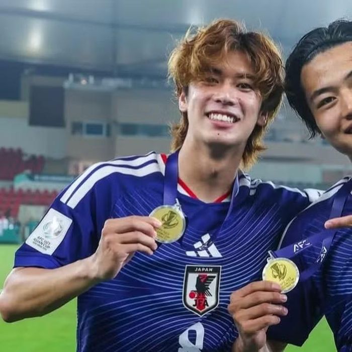 Dáng chụp ảnh "trứ danh" của Yuto Ozeki.