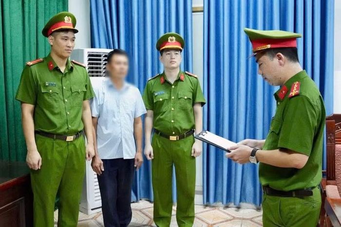 Cơ quan điều tra tống đạt quyết định tố tụng đối với Trần Xuân Chiến