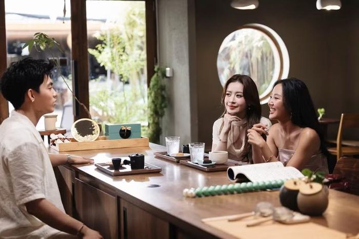 Khách mời của "Mỹ điệu quán" tập 2 chính là Chi Pu và Văn Mai Hương