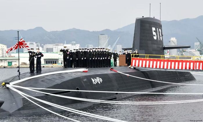 Theo ấn phẩm Naval News, trong một cuộc họp báo gần đây, Bộ trưởng Quốc phòng Nhật Bản Shinjiro Koizumi cho biết Tokyo không loại trừ khả năng mua tàu ngầm hạt nhân như một giải pháp khả thi sau khi xem xét 3 văn kiện quốc phòng quan trọng.