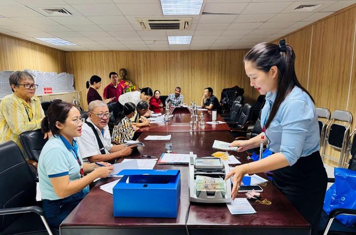 Thực hiện công tác GPMB Dự án đường sắt tốc độ cao Hà Nội - Quảng Ninh, đến nay phường Uông Bí đã phê duyệt 183 phương án bồi thường, hỗ trợ; tổ chức chi trả cho 150 hộ dân với tổng số tiền 56,4 tỷ đồng. Ảnh: Huyền Trang.